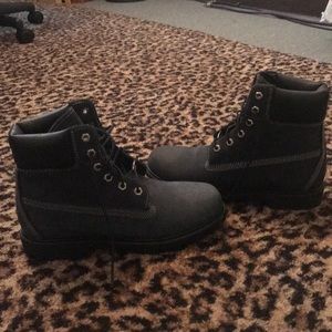 BRAND NEW dark blue Timberlands
